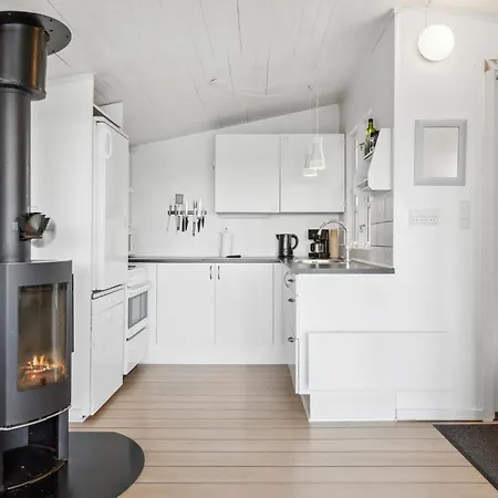 Gorgeous In With Kitchen Holiday home Munkebo